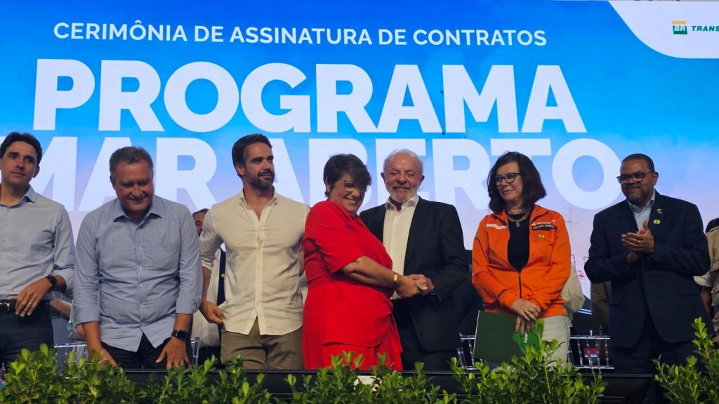 Lula participa de assinatura de contratos bilionários para construção naval em Rio Grande